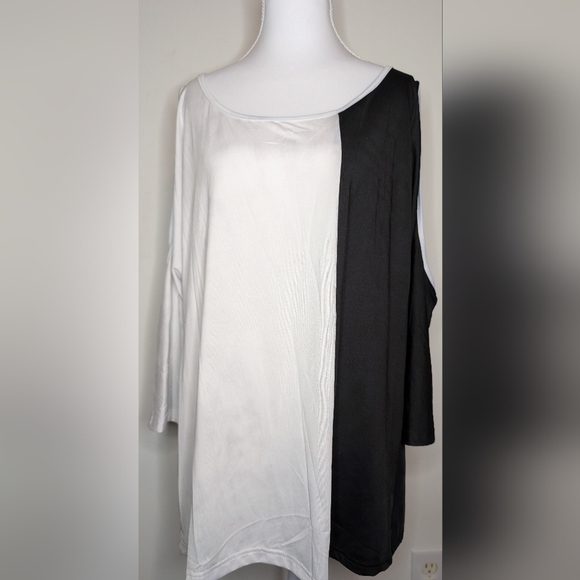 Two-Tone Black and White Cold Shoulder Women's Top - Picture 1 of 6